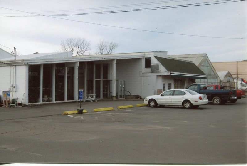 Fonicello's Garden Center, 800 Boston Post Road, taken January 2007, store closed January 1, 2007.jpg