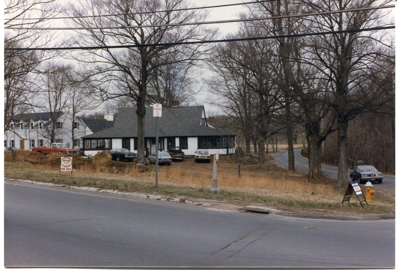 Chapman House Long Hill Road and Boston Post Road 1985.jpg