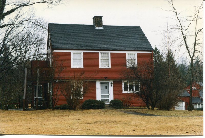 SARAH building, Rt 77, November 1996, entrance to Guilford Art Center, medical offices.jpg