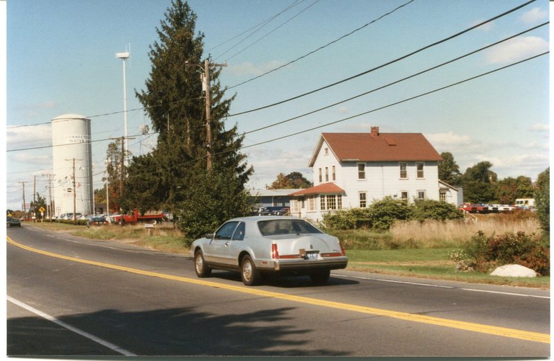 House, Boston Post Road near Tanner Marsh Rd, 1988.jpg