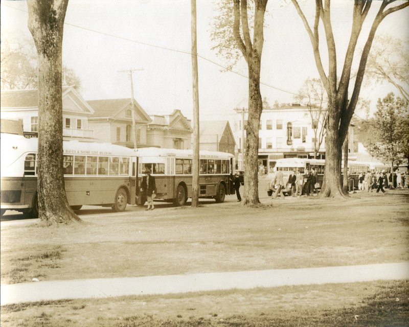 Boston Street, shoreline buses 01.jpg