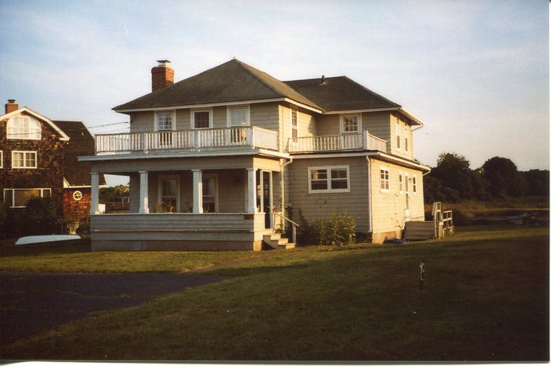 135 Prospect Ave, Sachem's Head, August 29, 2003, prior to demolition.jpg