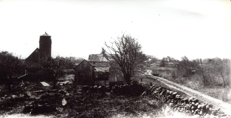 1929 1930 Looking south on the North Rd now Tanner Marsh Rd  Farm at 405.jpg