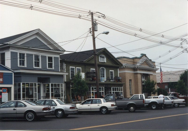 Page Hardware Store, 1991.jpg