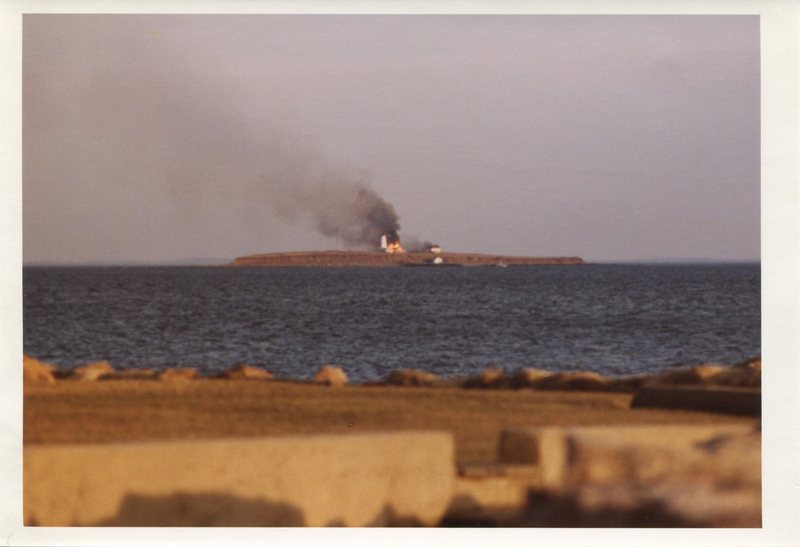 Fire at Faulkners Island, 1976.jpg