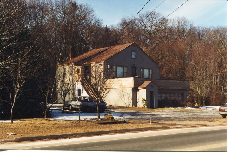 Boston Post Road, former Karen's Restaurant, February 2000, torn down.jpg