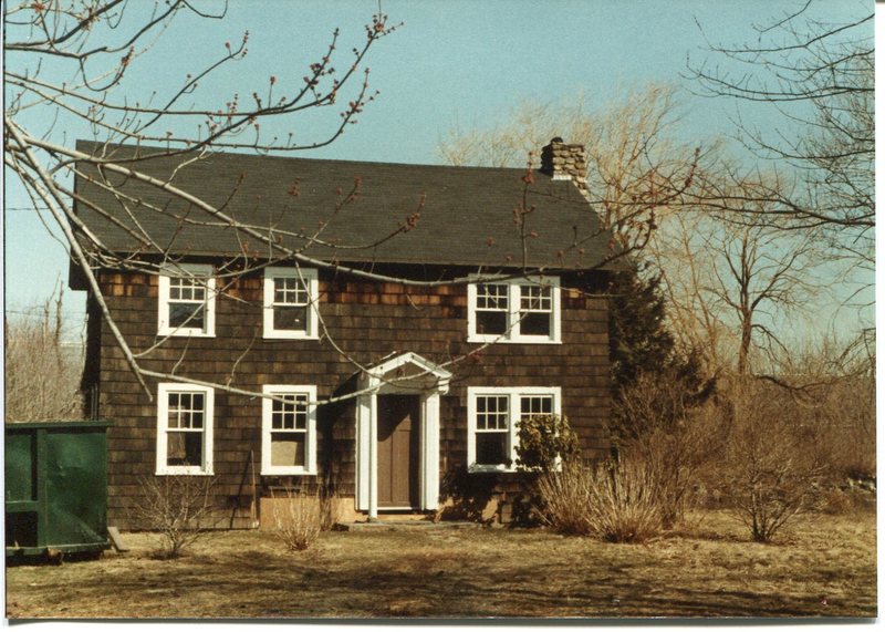 Boston Post Road house opposite shopping center March 19, 1985 Sweet Frog Location.jpg