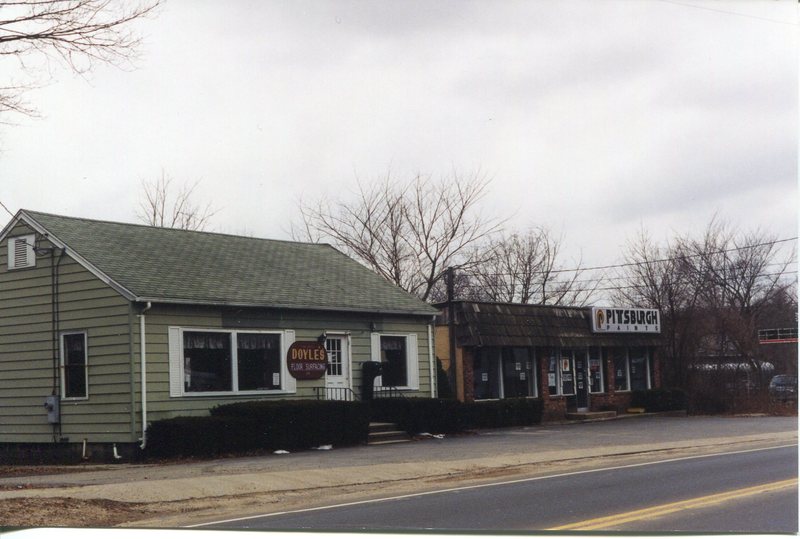 Boston Post Road, south side, east of River Street, Doyles at 736 Boston Post Road, taken March 4, 2001, Walgreen's site.jpg