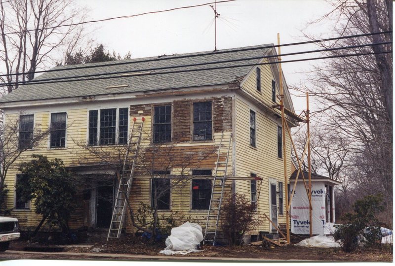 Colonel William Hart house, c. 1814, 222 Whitfield Street, next to Whitfield Museum taken March 4, 2001.jpg