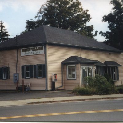 Donut Village, corner of Route 1 and Church Street, taken September 26, 2003.jpg