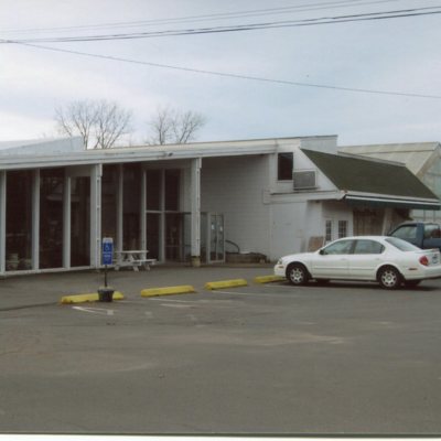 Fonicello's Garden Center, 800 Boston Post Road, taken January 2007, store closed January 1, 2007.jpg