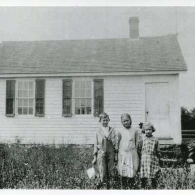 Clapboard Hill School 1918.jpg