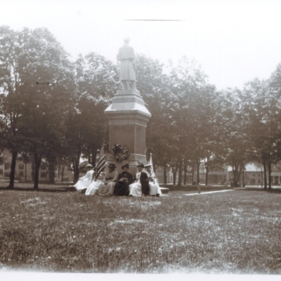 Soldiers Monument on Green looking southeast Whiteman 28143.jpg