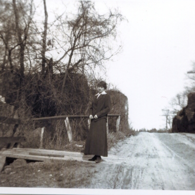 Cut in ledge possibly on Rt 146 on approach to Leetes Island Whiteman 26141.jpg