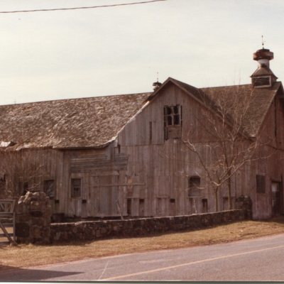 Rollwood Farm Barn, Floyd Turner owner, 1985 Stone House Lane.jpg