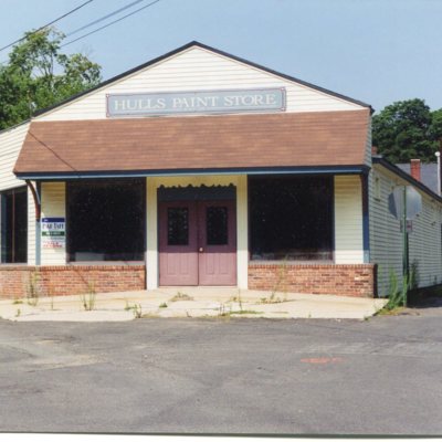 Hull's Paint Store, formerly Benton's Grocery, Union Street, taken August 3, 2002, torn down August 6, 2004, replaced by private home.jpg