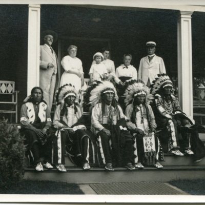 Buffalo Bill and Sioux Indian Chiefs.jpg