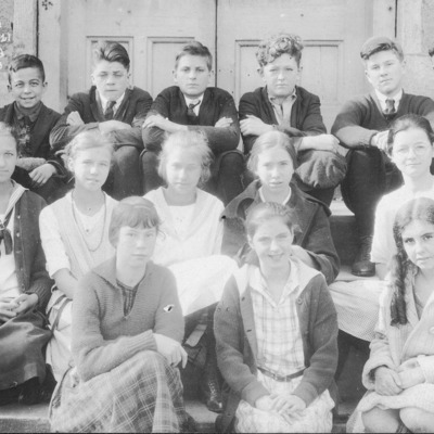 guilford-institute-8th-grade-1921.jpg