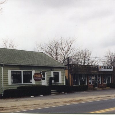 Boston Post Road, south side, east of River Street, Doyles at 736 Boston Post Road, taken March 4, 2001, Walgreen's site.jpg